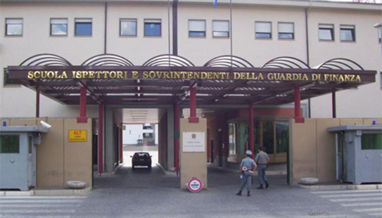 morta allieva della scuola della guardia di finanza gi249 dal 3176 piano a coppito prima di diventare maresciallo da Virgilio.it morta allieva della scuola della guardia di finanza gi249 dal 3176 piano a coppito prima di diventare maresciallo