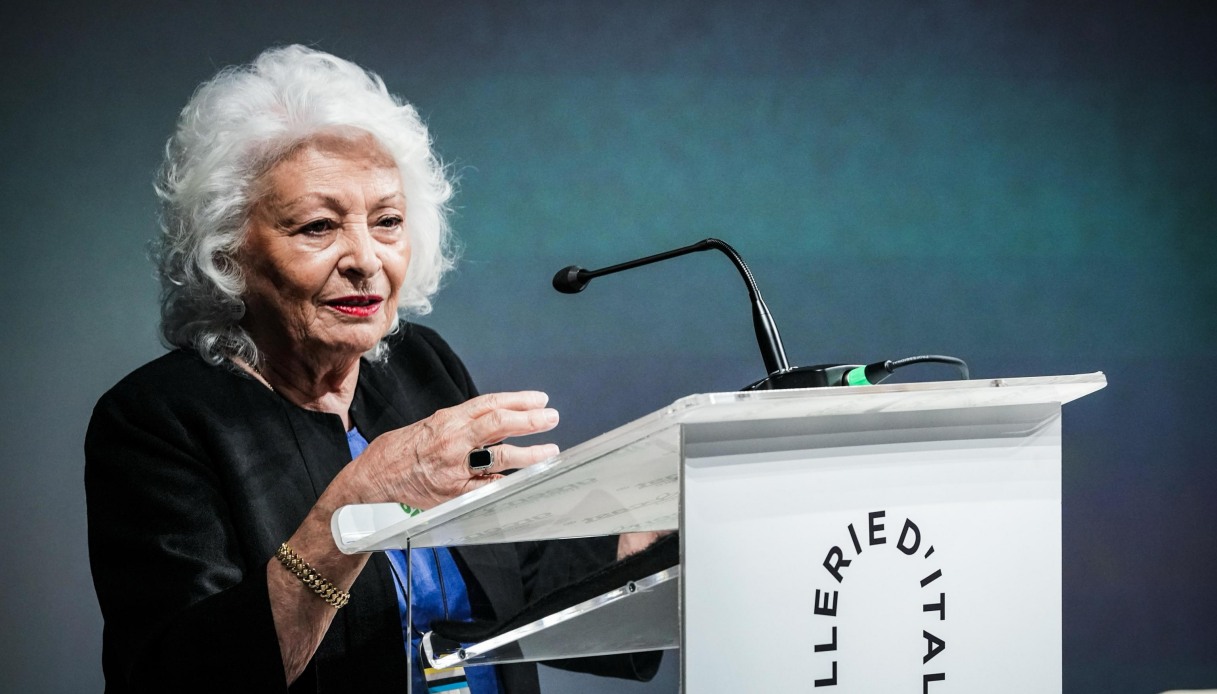 https://wips.plug.it/cips/notizie.virgilio.it/cms/2026/07/angela-salomone-morta-napoli-mimmo-jodice.jpg