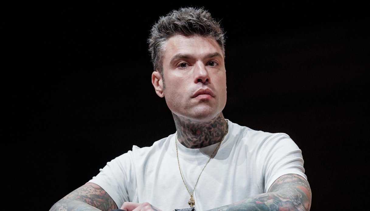 come sta fedez dopo il trasporto in ospedale ipotesi problemi gastrointestinali causati da antinfiammatori da Virgilio.it come sta fedez dopo il trasporto in ospedale ipotesi problemi gastrointestinali causati da antinfiammatori