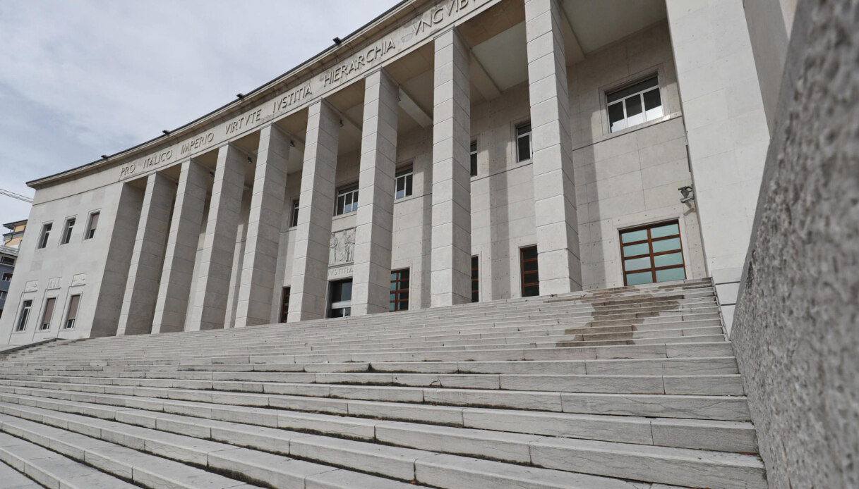 crollato il tribunale di bolzano dopo un boato ferita addetta alle pulizie era in corso una ristrutturazione da Virgilio.it crollato il tribunale di bolzano dopo un boato ferita addetta alle pulizie era in corso una ristrutturazione