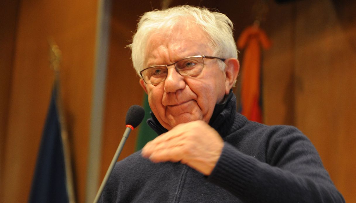 https://wips.plug.it/cips/notizie.virgilio.it/cms/2026/07/don-antonio-mazzi-morto-exodus.jpg