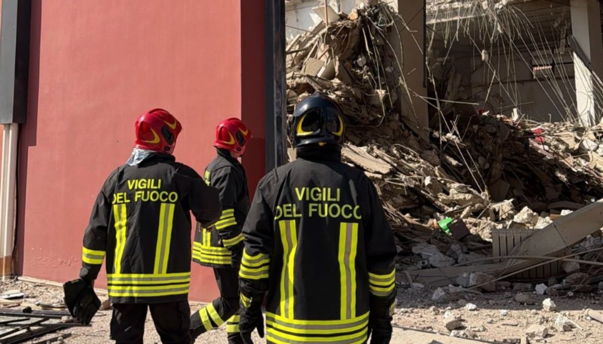 https://wips.plug.it/cips/notizie.virgilio.it/cms/2026/07/edificio-crollato-pistunina-messina-dispersi-feriti.jpg