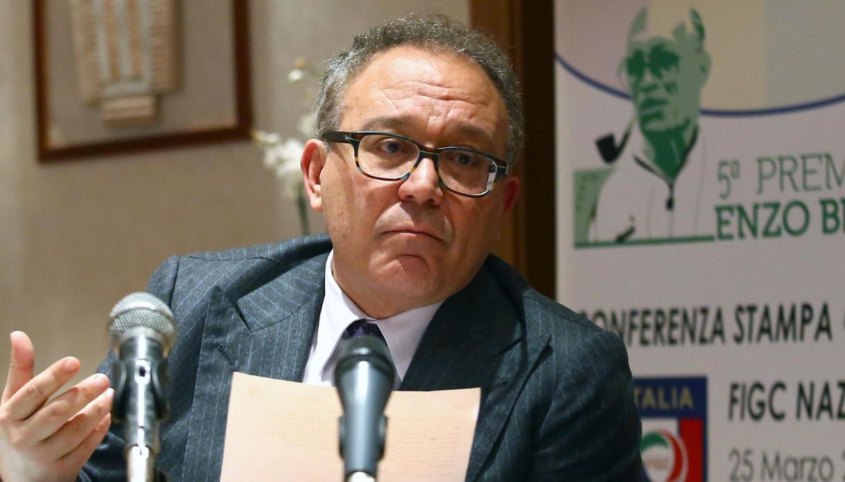 https://wips.plug.it/cips/notizie.virgilio.it/cms/2026/07/enrico-varriale-licenziamento-rai.jpg