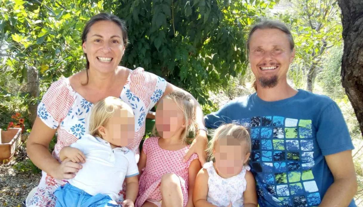 Famiglia nel bosco, i 3 figli ascoltati dal Tribunale dei Minori per il ricongiungimento: le tempistiche
