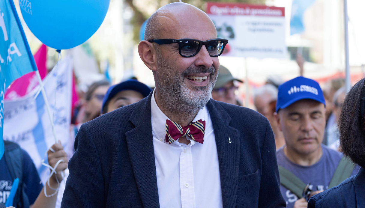https://wips.plug.it/cips/notizie.virgilio.it/cms/2026/07/famiglia-nel-bosco-simone-pillon-ricongiungimento-figli.jpg