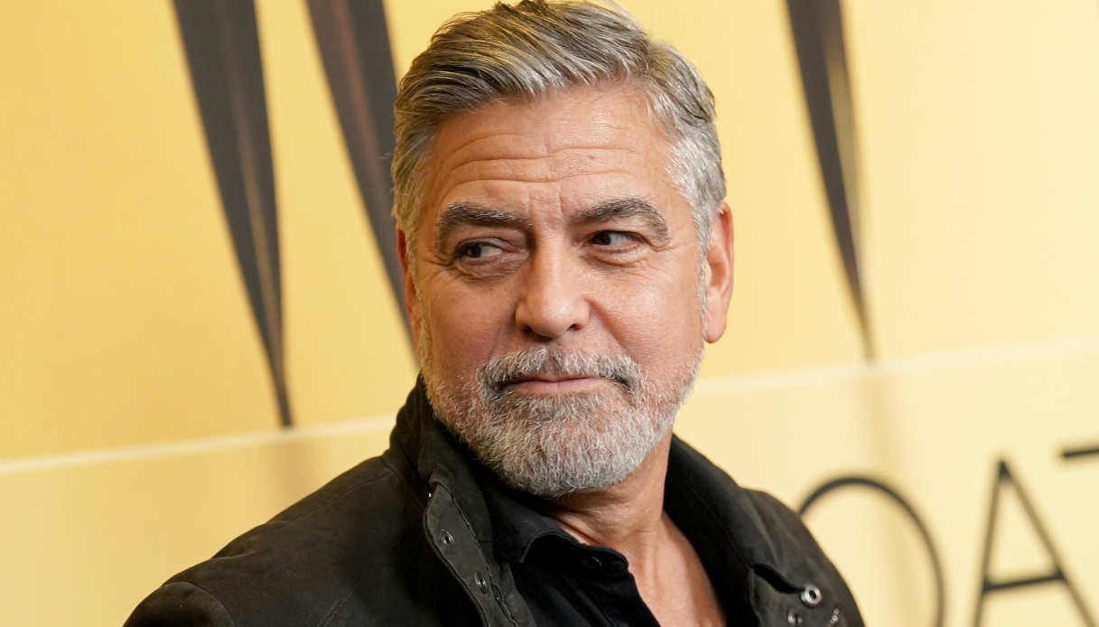 https://wips.plug.it/cips/notizie.virgilio.it/cms/2026/07/george-clooney-capri-villa-bragaglia-costo-toto.jpg