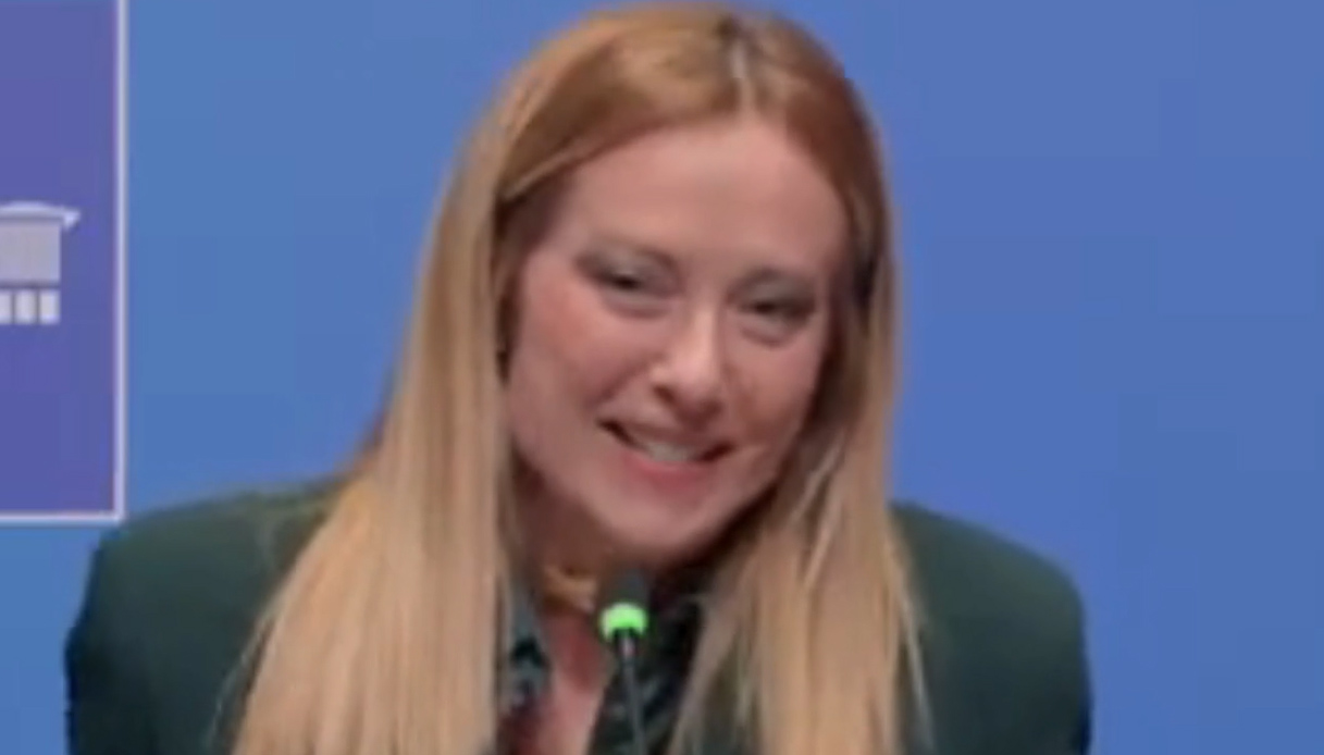 https://wips.plug.it/cips/notizie.virgilio.it/cms/2026/07/giorgia-meloni-battuta-nato-nonno-ruote.jpg