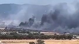 Incendio a Cagliari oggi, fiamme vicino al Policlinico di Monserrato: il video del fumo nero, statale chiusa