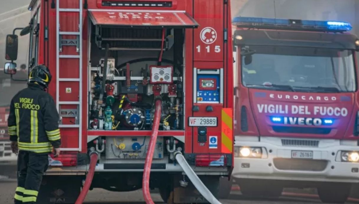 https://wips.plug.it/cips/notizie.virgilio.it/cms/2026/07/incendio-carcere-viterbo.jpg