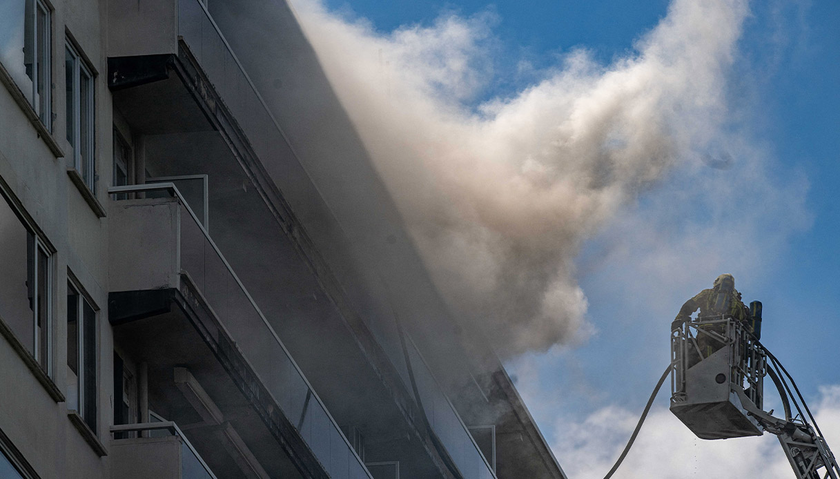 incendio in un condominio di anversa in belgio ci sono almeno 5 morti fiamme nel palazzo di 10 piani da Virgilio.it incendio in un condominio di anversa in belgio ci sono almeno 5 morti fiamme nel palazzo di 10 piani