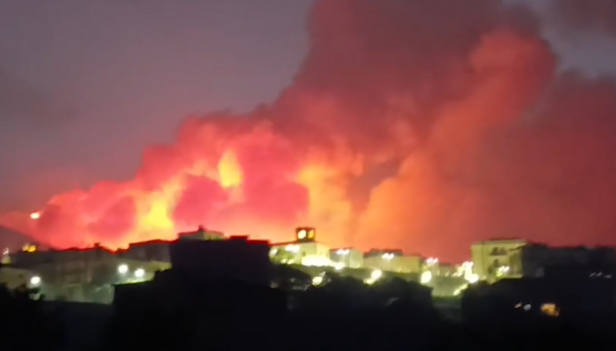 incendio a santo stefano quisquina minaccia clinica distributore di benzina e fabbrica di fuochi d artificio da Virgilio.it incendio a santo stefano quisquina minaccia clinica distributore di benzina e fabbrica di fuochi d artificio