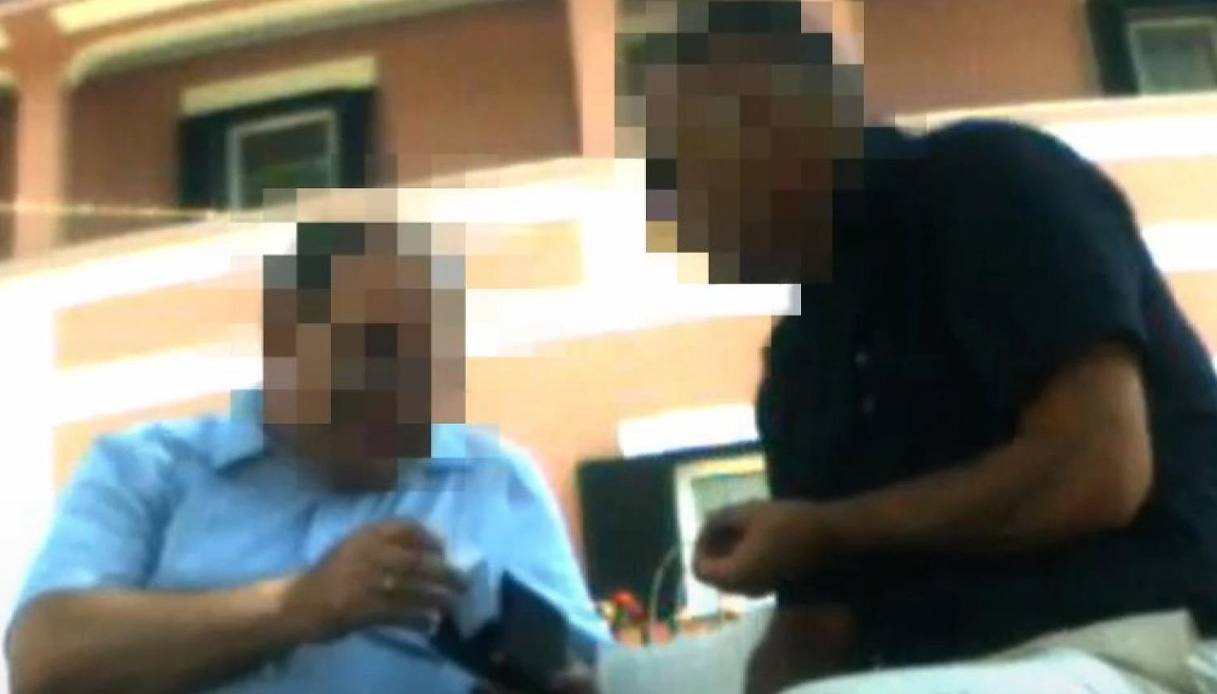Ex membri dell'intelligence arrestati per spionaggio, "informazioni a un agente russo": reazione di Crosetto