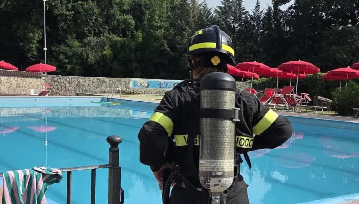 8 persone intossicate dalle esalazioni di cloro in piscina a roma grave un bambino di 5 anni cosa sappiamo da Virgilio.it 8 persone intossicate dalle esalazioni di cloro in piscina a roma grave un bambino di 5 anni cosa sappiamo