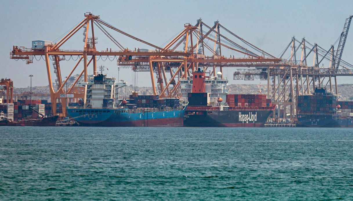 https://wips.plug.it/cips/notizie.virgilio.it/cms/2026/07/iran-usa-hormuz.jpg