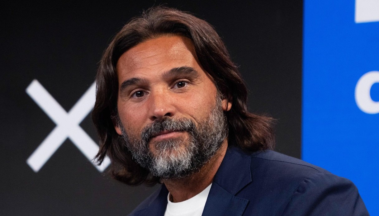 lele adani afono per la finale dei mondiali bufera sul telecronista e il sospetto del richiamo della rai da Virgilio.it lele adani afono per la finale dei mondiali bufera sul telecronista e il sospetto del richiamo della rai