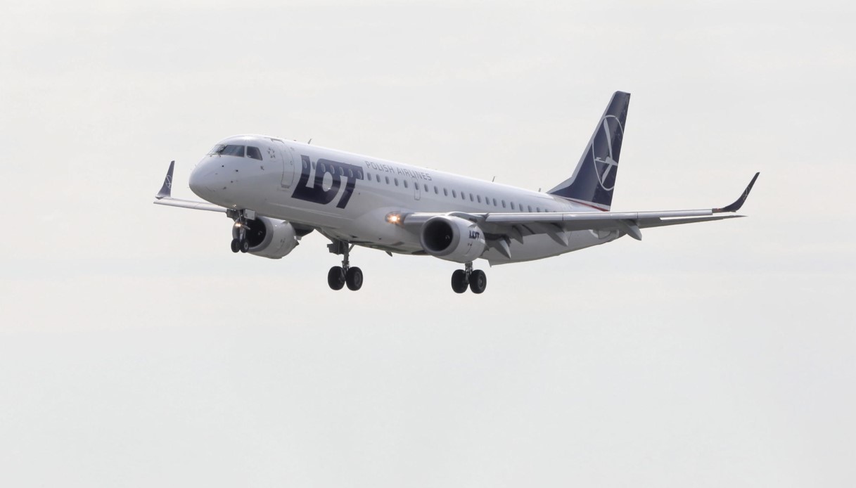 https://wips.plug.it/cips/notizie.virgilio.it/cms/2026/07/malore-comandante-volo-lot-polis-airlines-malpensa.jpg