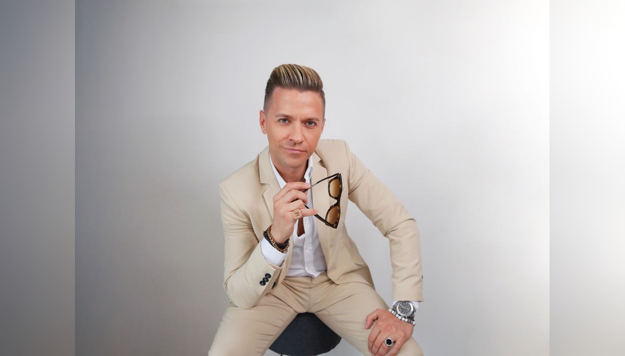 Matthew Lee, l’intervista al musicista: “La sfida più difficile è restare fedeli a sé stessiˮ