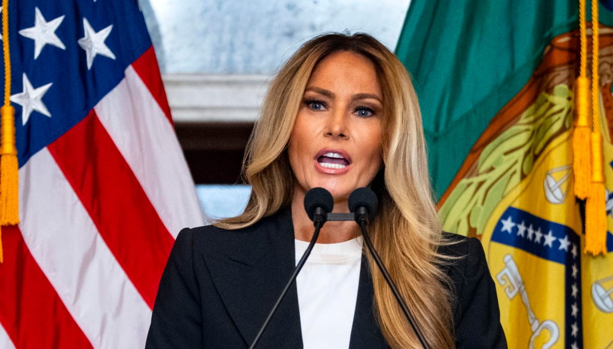 https://wips.plug.it/cips/notizie.virgilio.it/cms/2026/07/melania-trump-istruzioni-video-iran.jpg