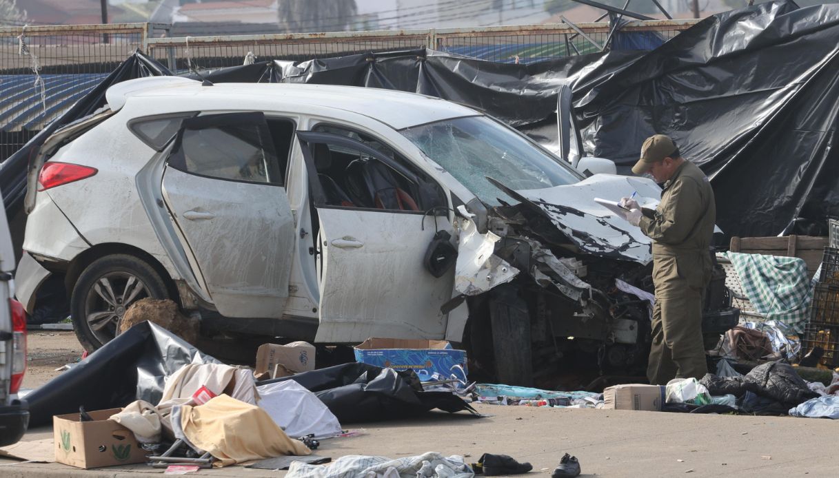 militare in auto investe persone al mercato di vi241a del mar in cile almeno 6 morti neonati tra i feriti da Virgilio.it militare in auto investe persone al mercato di vi241a del mar in cile almeno 6 morti neonati tra i feriti