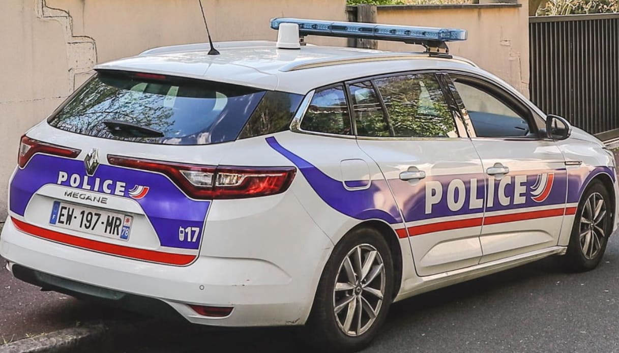 neopatentato 19enne fermato dalla polizia in francia andava a 208 km orari su una strada con il limite a 90 da Virgilio.it neopatentato 19enne fermato dalla polizia in francia andava a 208 km orari su una strada con il limite a 90