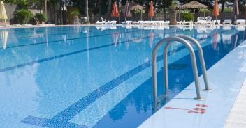 nuove-regole-sicurezza-piscina-morti-bocchettoni-cuffia
