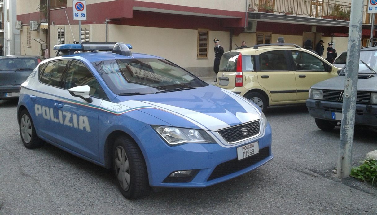costringe la moglie 20enne incinta a prostituirsi a padova arrestato 26enne accusato anche di violenze da Virgilio.it costringe la moglie 20enne incinta a prostituirsi a padova arrestato 26enne accusato anche di violenze