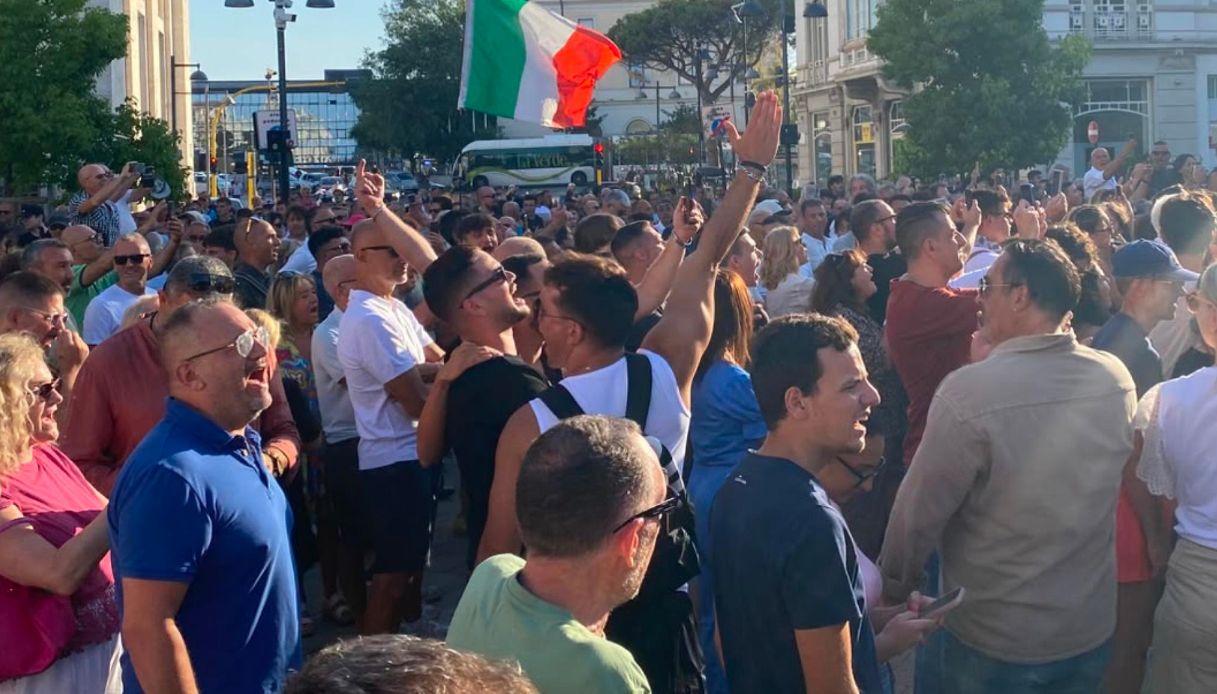 https://wips.plug.it/cips/notizie.virgilio.it/cms/2026/07/roberto-vannacci-pescara.jpg