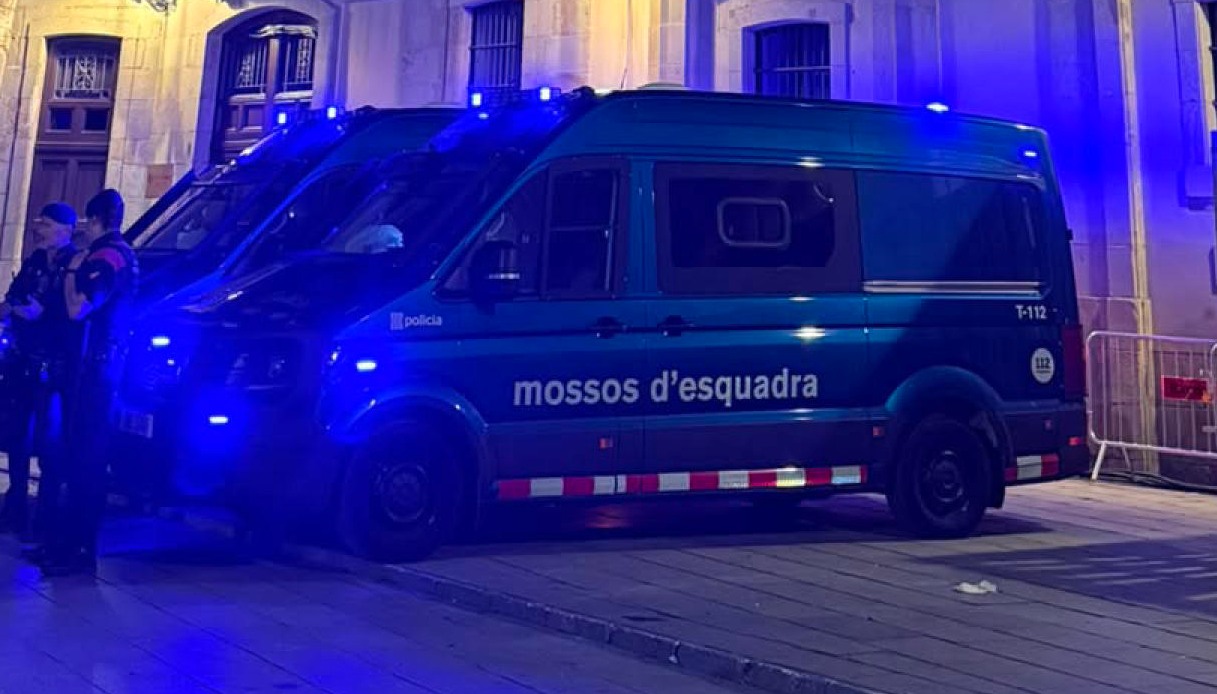 https://wips.plug.it/cips/notizie.virgilio.it/cms/2026/07/samuele-spinelli-barcellona.jpg