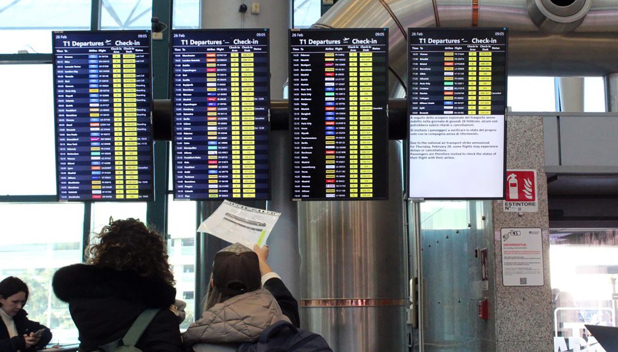 https://wips.plug.it/cips/notizie.virgilio.it/cms/2026/07/sciopero-aerei-21-luglio-2026-easyjet.jpg