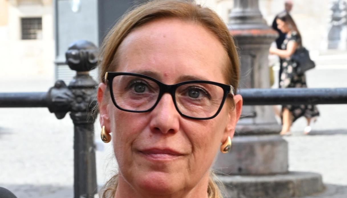 https://wips.plug.it/cips/notizie.virgilio.it/cms/2026/07/scontri-dopo-morte-fakir-ilaria-cucchi.jpg
