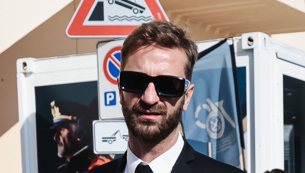 https://wips.plug.it/cips/notizie.virgilio.it/cms/2026/07/stefano-corti-zecca-africana.jpg