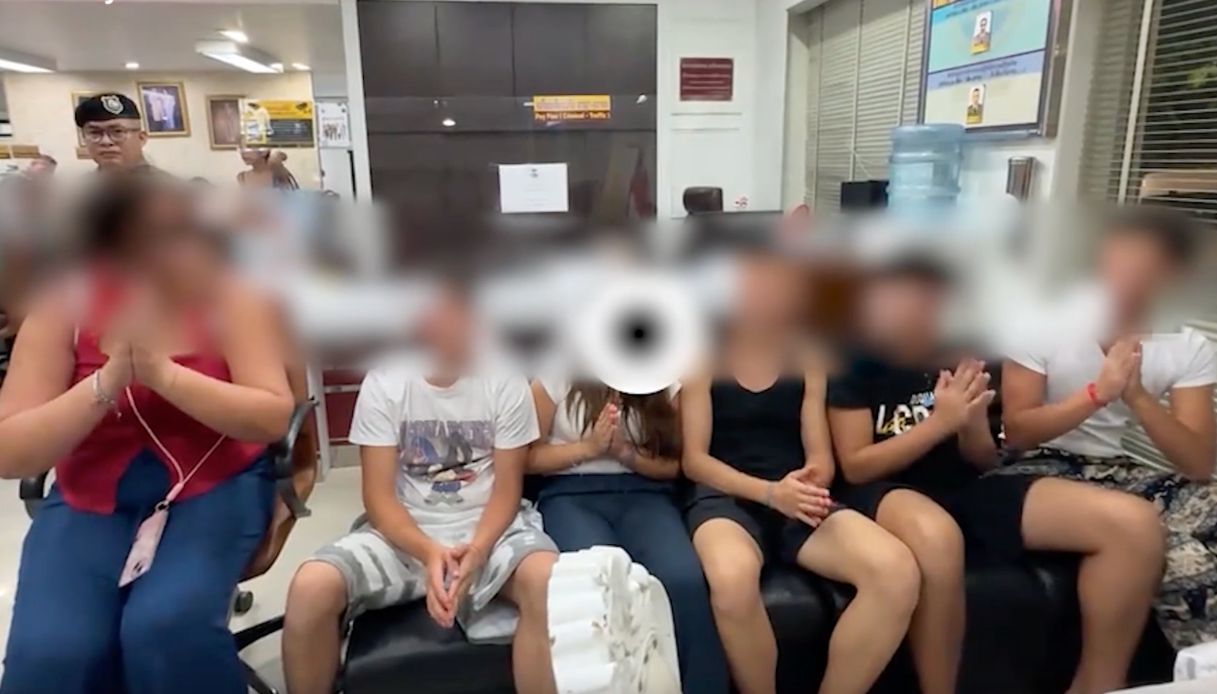 https://wips.plug.it/cips/notizie.virgilio.it/cms/2026/07/studenti-italiani-thailandia.jpg