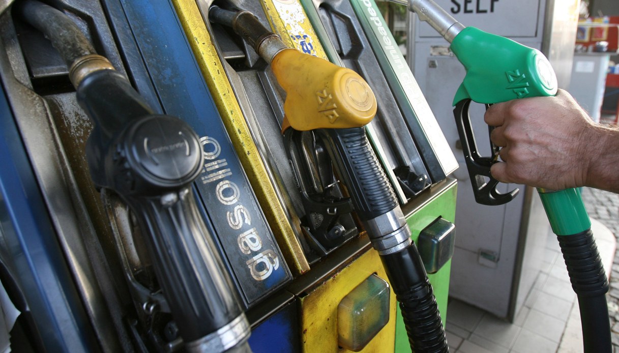https://wips.plug.it/cips/notizie.virgilio.it/cms/2026/07/taglio-accise-carburanti.jpg