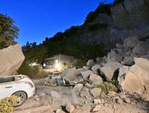 Terremoto di magnitudo 4,7 a Napoli ai Campi Flegrei, le immagini di danni e crolli tra Pozzuoli e Bagnoli