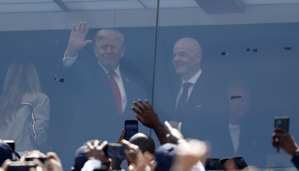 trump alla finale dei mondiali spagna argentina l attacco dell us soccer e il saluto con pedro sanchez da Virgilio.it trump alla finale dei mondiali spagna argentina l attacco dell us soccer e il saluto con pedro sanchez