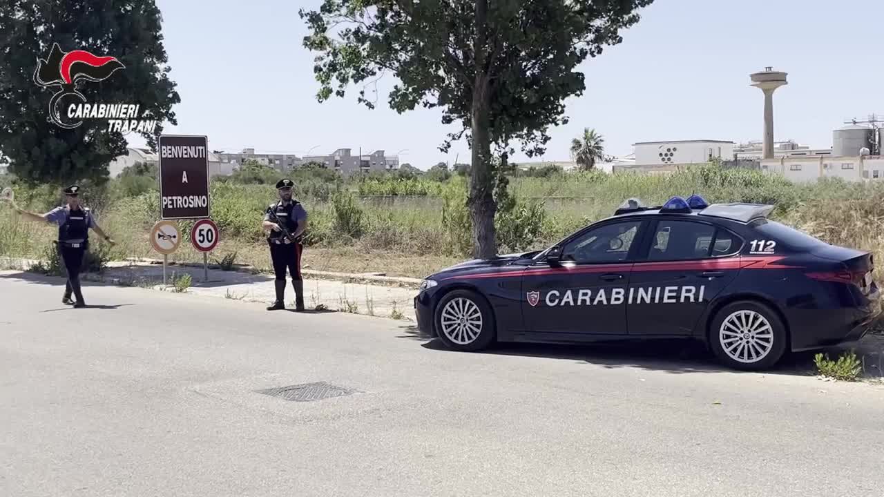 blitz contro cosa nostra il video dell operazione smantellata la cellula mafiosa di petrosino da Virgilio.it blitz contro cosa nostra il video dell operazione smantellata la cellula mafiosa di petrosino