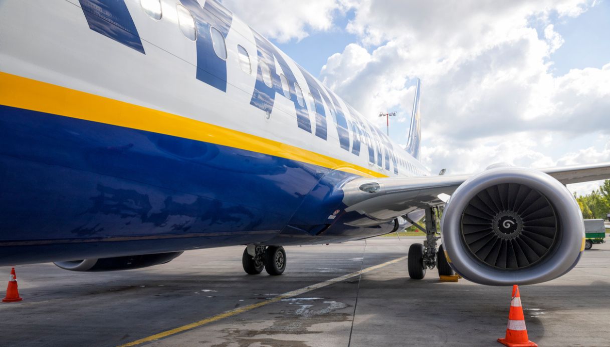emergenza sul volo ryanair da manchester ad alicante aereo dirottato a parigi per il malore di un passeggero da Virgilio.it emergenza sul volo ryanair da manchester ad alicante aereo dirottato a parigi per il malore di un passeggero