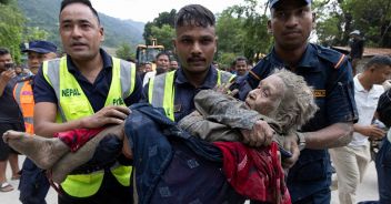 alluvione-tibet-nepal-italiani