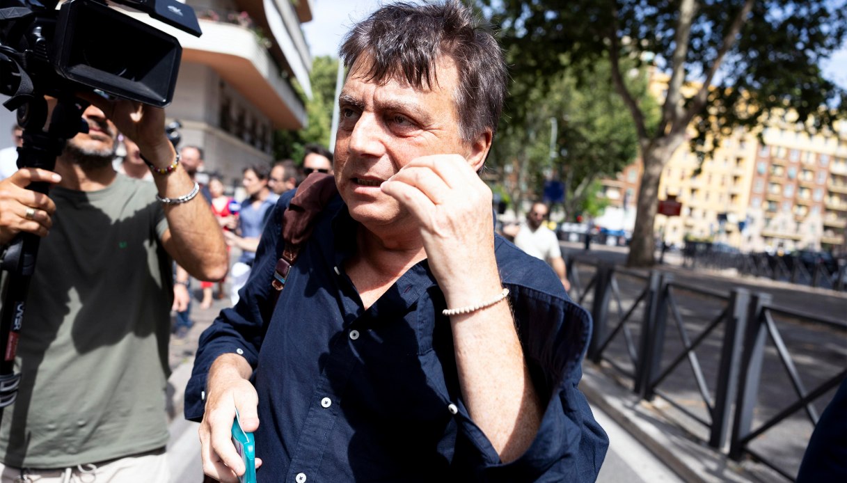 https://wips.plug.it/cips/notizie.virgilio.it/cms/2026/08/attentato-sigfrido-ranucci-valter-lavitola-banda.jpg