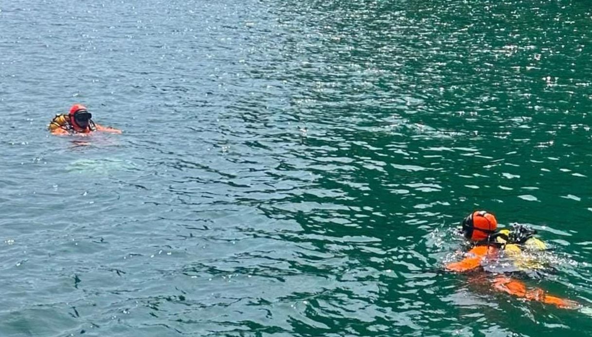 https://wips.plug.it/cips/notizie.virgilio.it/cms/2026/08/bagnante-lago-del-segrino-dispersa.jpg