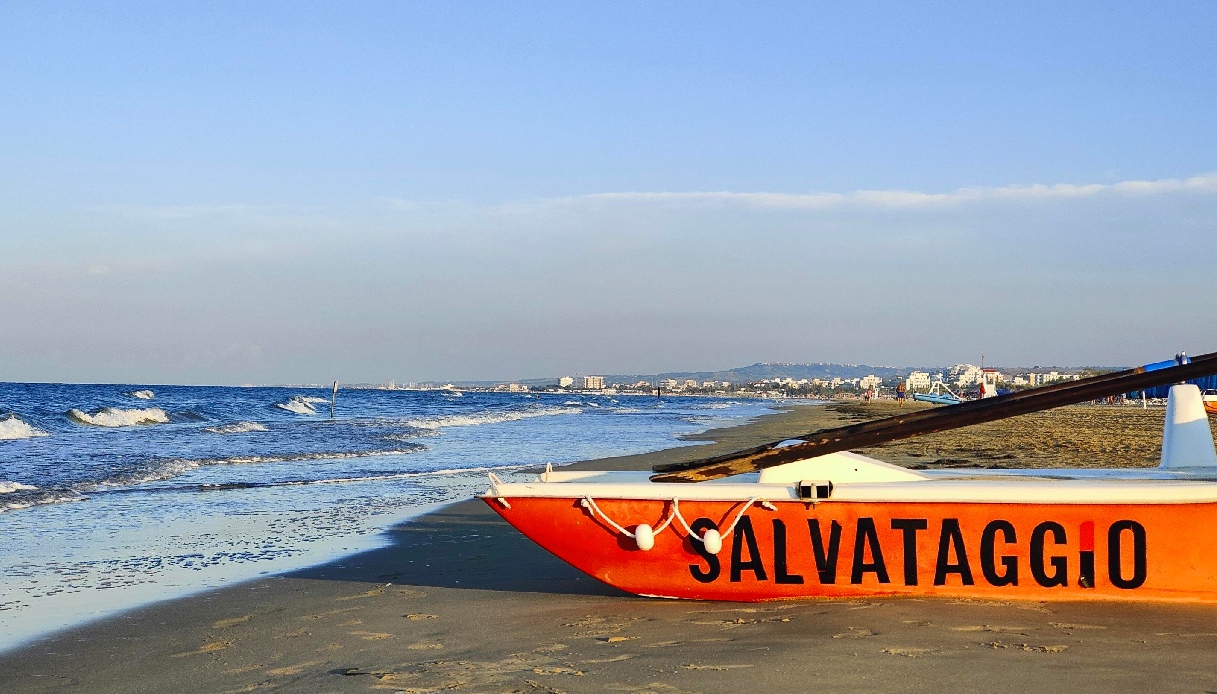 bagnino annega ad andora con l uomo che stava soccorrendo prima aveva salvato la moglie da Virgilio.it bagnino annega ad andora con l uomo che stava soccorrendo prima aveva salvato la moglie