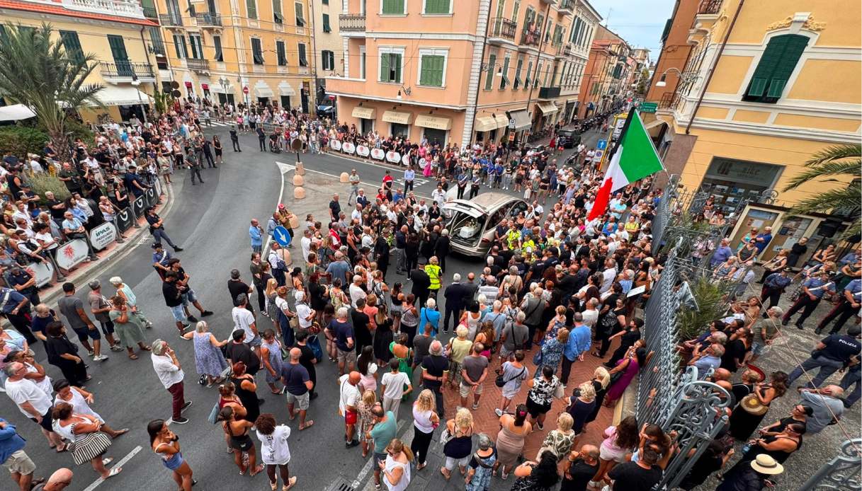 https://wips.plug.it/cips/notizie.virgilio.it/cms/2026/08/beatrice-bordighera-funerali-1.jpg