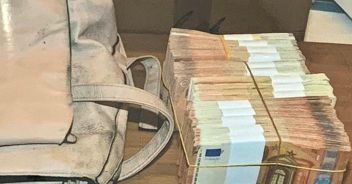 belluno-valigetta-senzatetto-soldi-clochard-4mila-euro