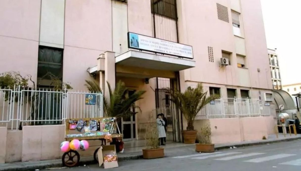 https://wips.plug.it/cips/notizie.virgilio.it/cms/2026/08/bimba-morta-palermo-sospetta-difterite.jpg