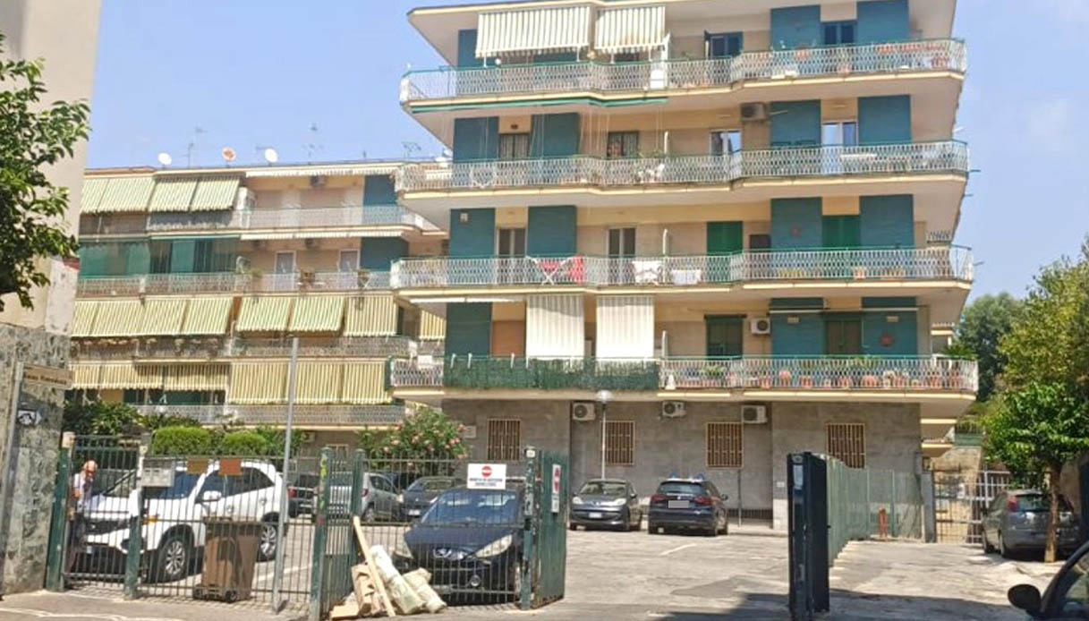 https://wips.plug.it/cips/notizie.virgilio.it/cms/2026/08/cadaveri-casa-portici-napoli-zia-nipote.jpg