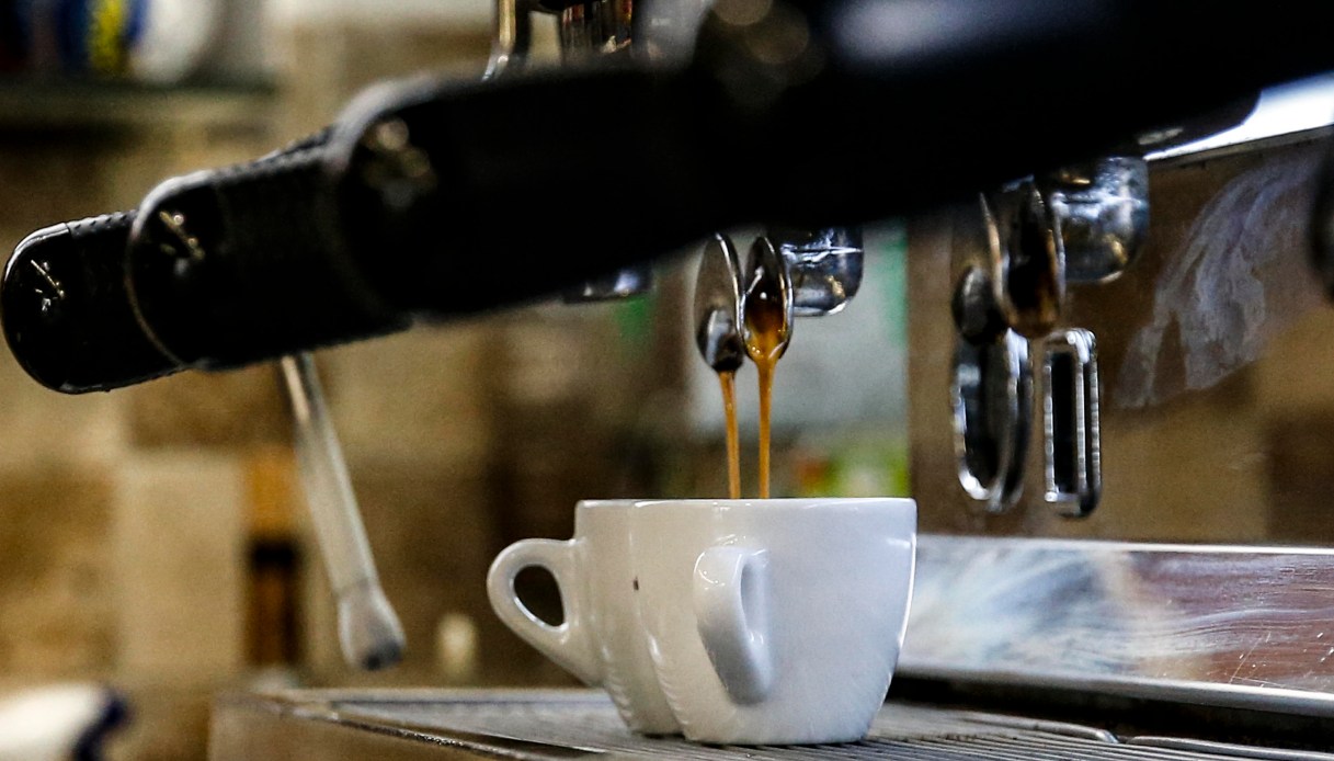 caff232 sempre pi249 caro al bar tazzina amara per gli italiani e prezzi pi249 alti quanto costa da nord a sud da Virgilio.it caff232 sempre pi249 caro al bar tazzina amara per gli italiani e prezzi pi249 alti quanto costa da nord a sud