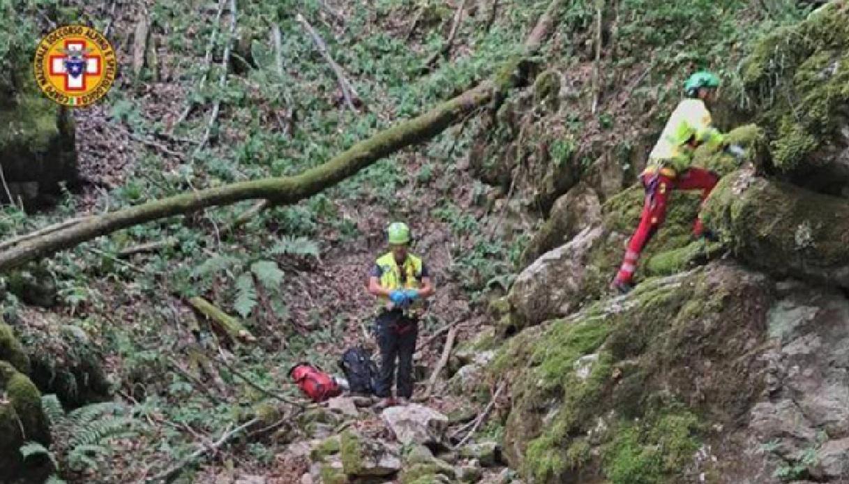 Capo scout morto nel tentativo di salvare un 13enne a Bosco di Corniglio, è cadu