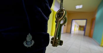 casal-del-marmo-torture-agenti