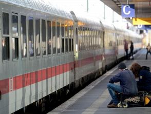 Castiglione Cosentino, capotreno chiede di esibire il biglietto di viaggio e viene aggredita