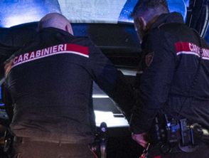 Ragazzo accoltellato a Eboli durante una lite, aveva fatto catcalling a una ragazza: si indaga sul gruppo